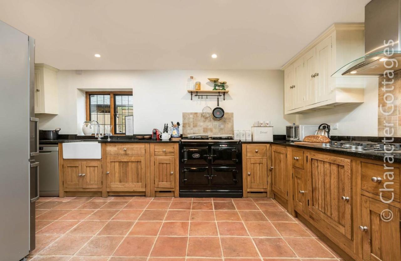 Eastnor Villa Moreton-in-Marsh Exterior photo